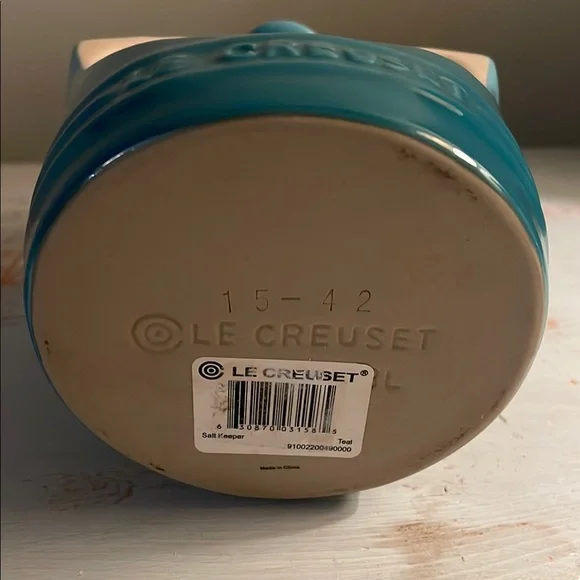 Le Creuset Salt Holder - Picture 3 of 3